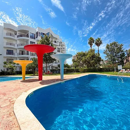 Rocha Pool Modern Vogue Appartement *