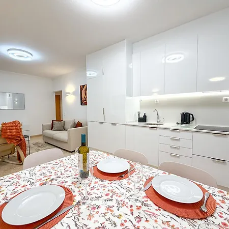 Rocha Pool Modern Vogue Appartement *